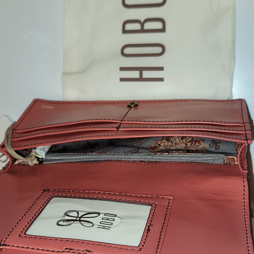 HOBO Tea Rose Alta Leather Wallet - Picture 12 of 14